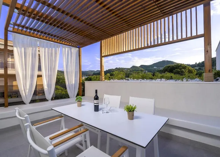 Mirablue Luxury Residences (adults Only) ペフコホリ