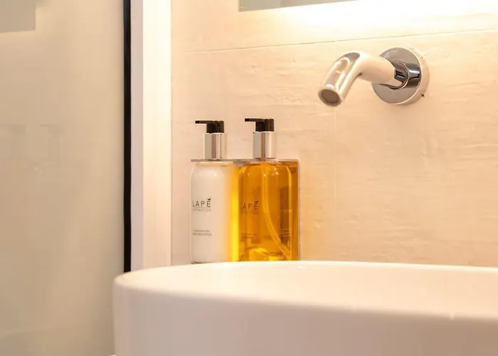 Mirablue Luxury Residences (adults Only) ペフコホリ