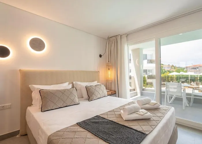 Mirablue Luxury Residences (adults Only) ペフコホリ