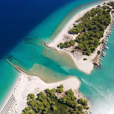 아파트 Mirablue Luxury Residences (adults Only) *