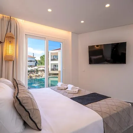 Mirablue Luxury Residences (adults Only) *