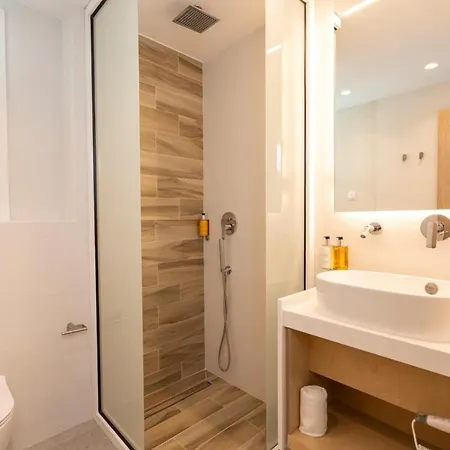 아파트 Mirablue Luxury Residences (adults Only)