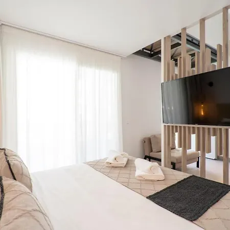 아파트 Mirablue Luxury Residences (adults Only) 페프코초리