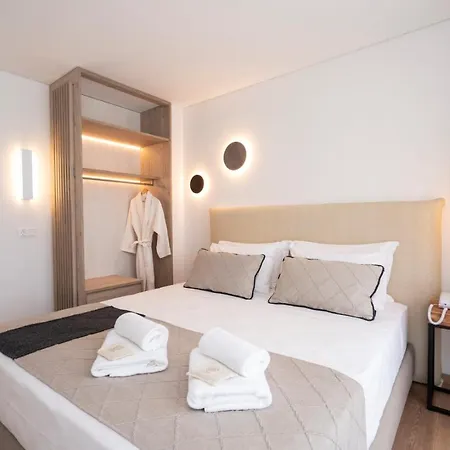 Mirablue Luxury Residences (adults Only) 아파트