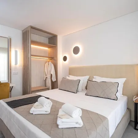 아파트 Mirablue Luxury Residences (adults Only)