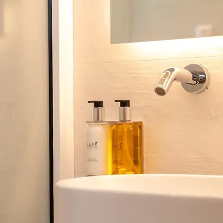 아파트 Mirablue Luxury Residences (adults Only) 페프코초리