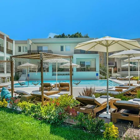 아파트 Mirablue Luxury Residences (adults Only) *